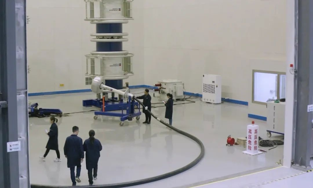 1680757764198014.jpg beat365中国中心海洋电缆实验室工作场景.jpg