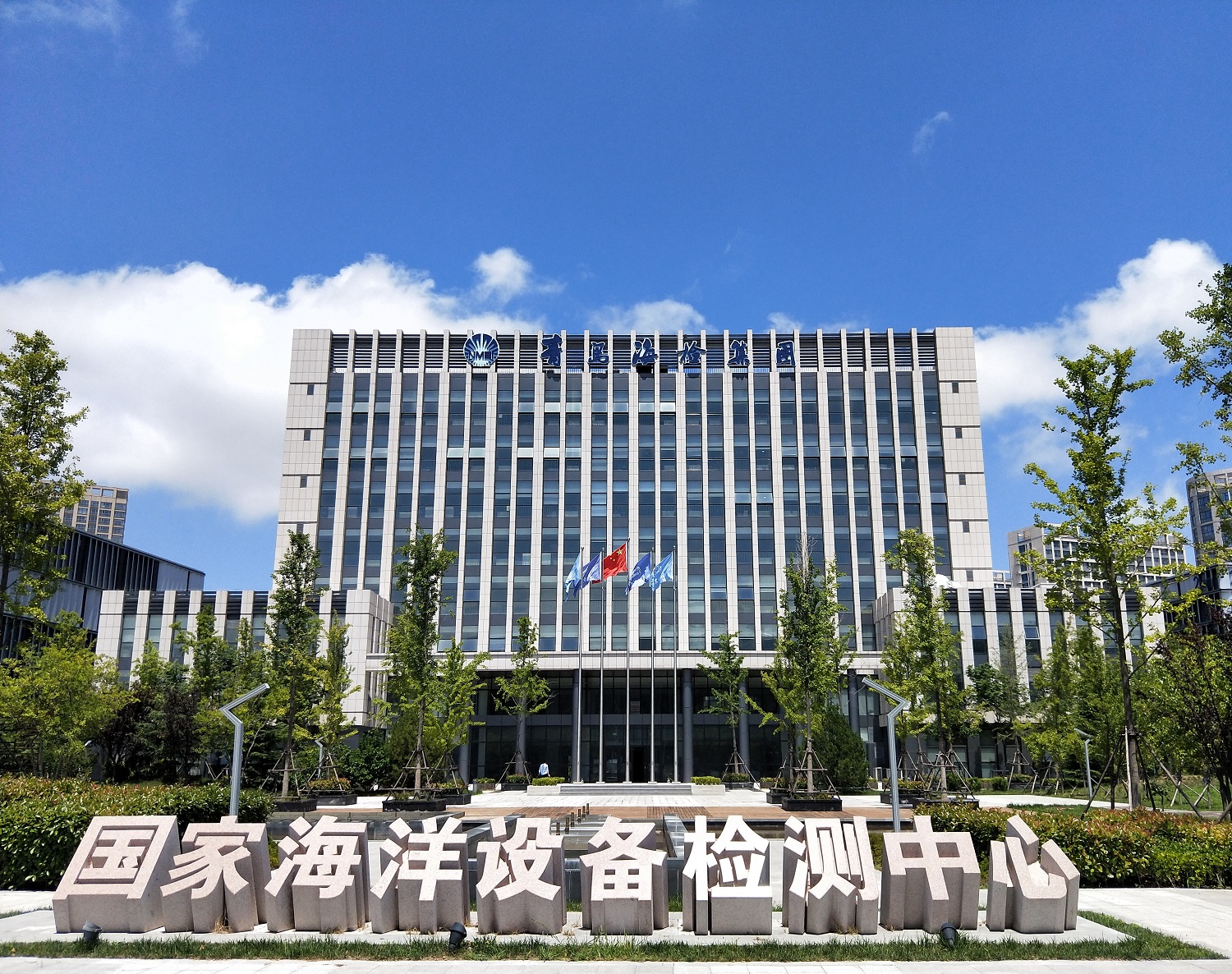 宣传册用的园区正面照.jpg
