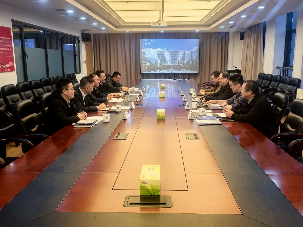 座谈会1.jpg